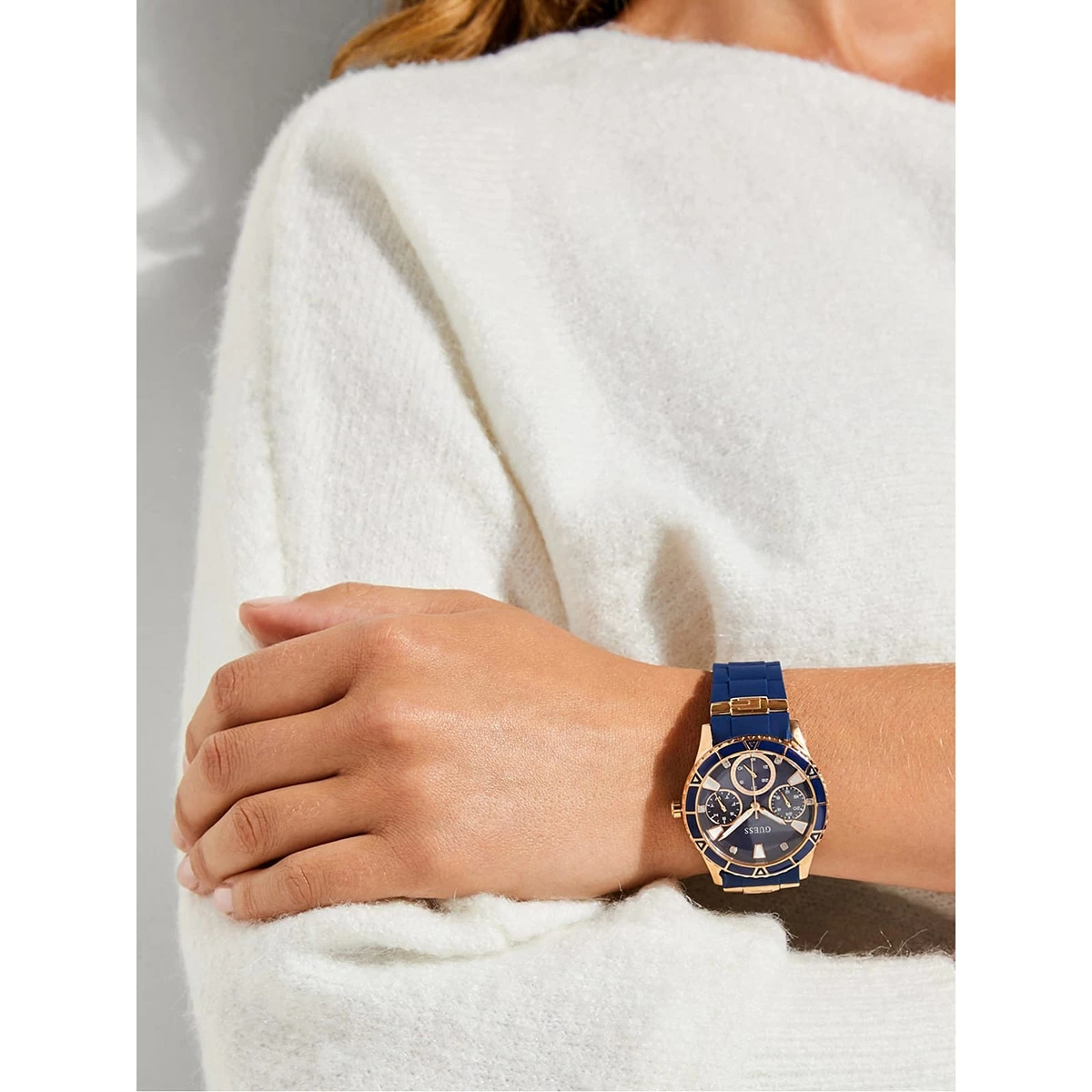 Womens Guess Rose Gold Classic G Stainless Steel Watch - U1157L3 8 Womens Guess Rose Gold Classic G Stainless Steel Watch - U1157L3 - Image 6